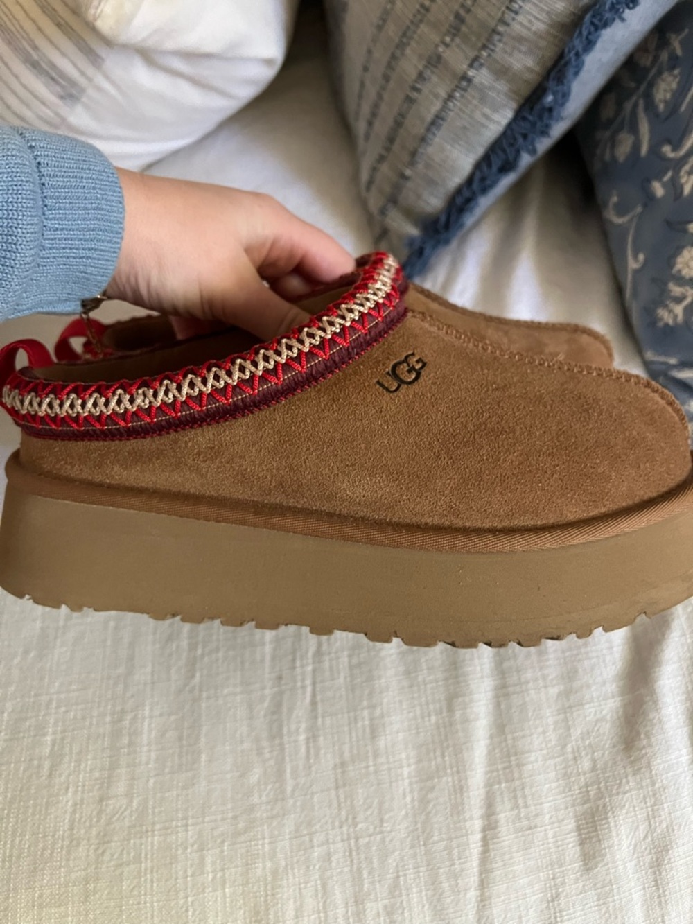 UGG Women’s Brown Suede Slip-On Slippers with Red Trim Size 7 - Picture 3 of 6